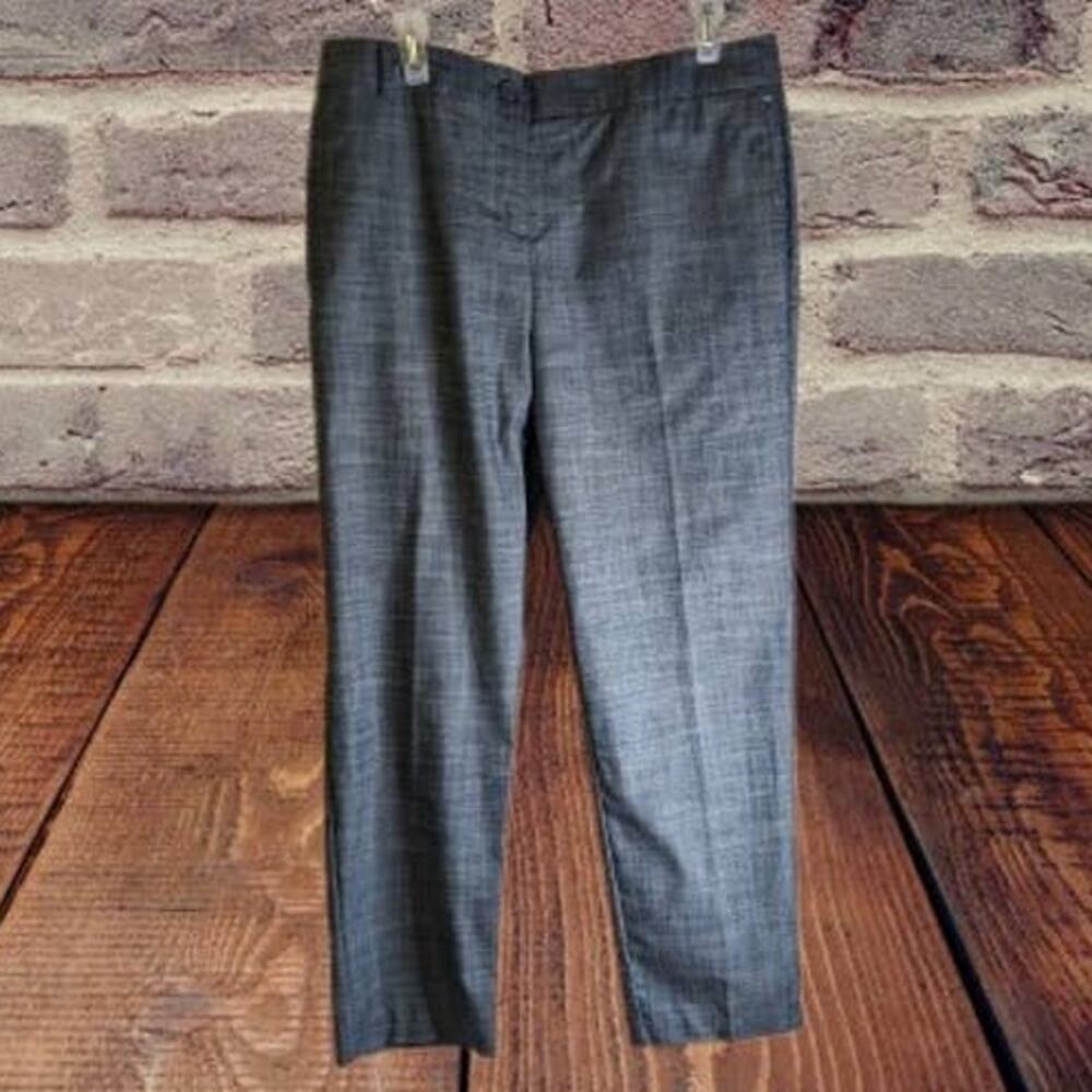 Van Heusen 12 NWT gray, classic ankle fit stretch. Waist 36 inseam 26